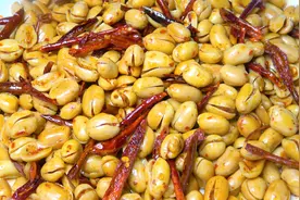 年夜饭上的下酒小菜酒鬼花生，做法和诀窍告诉你，鲜香酥脆不回软