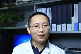 脂溢性脱发能自愈吗？很难！但这样治疗，60%-70%能有好转！视频封面