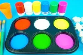 魔法染料盘魔力72变，萌宝一起给不同形状的棒棒糖涂色啦视频封面