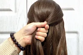 几根辫子就能轻松扎出漂亮时尚发型，优雅显气质，年龄大小扎都美