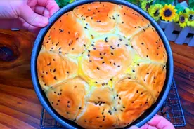 家里还有面粉吗？教你蒸面包，做法简单拉丝，新手一遍就成功！