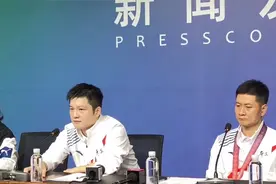 樊振东大逆转马龙夺冠，赛后采访尽显高情商，刘国梁真没看错人！视频封面