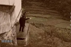 法治：自来水有股屎臭味，公安一查水站源头，水里面全是粪便！视频封面