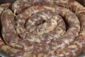 教你在家秘制香肠，做法和配方全部告诉你，用料足味道香，超好吃