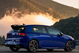 60几万买高尔夫！你是怎么想的？视频封面