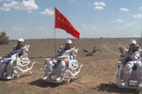 航天员在太空卸了1000多个螺丝 杨利伟:手都出茧子了 很心疼他们视频封面