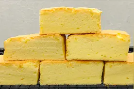 4个鸡蛋，1碗面粉，教你蛋糕最简单的做法，不塌不回缩，松软香甜