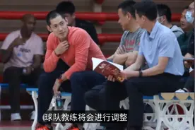 曝张庆鹏重返CBA赛场！加盟北控男篮 出任教练辅佐马布里视频封面