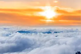 当年唱这首歌的小朋友现在也应该有六、七十岁了吧，老歌回顾。