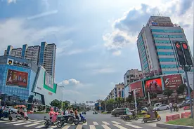 实拍最想加入南京版图的小城市，发展还不错，连轨道交通都有了！视频封面