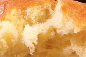 蜂蜜面包的超简单做法，手不碰面，不用整形，外脆内软，蓬松香甜