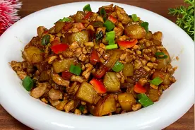 土豆丁学会这样做太香了，家里待客是我必做拿手菜，比红烧肉下饭