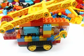 儿童益智积木拼装消防车玩具车，乐高积木汽车趣味亲子互动游戏视频封面