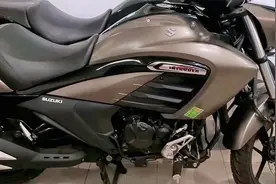 铃木新款小太子150到货，排量适中，颜值颇高，配ABS，油耗还低视频封面