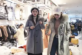 最近天气变冷了，宝宝们一定要多穿衣服哦，超保暖的派克服视频封面