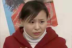 女人生下四胞胎，本该当英雄妈妈，不料却被丈夫告上法庭！影视剧视频封面