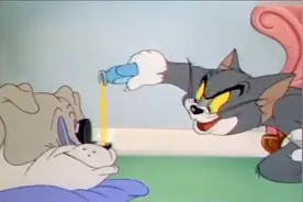 猫和老鼠：汤姆手段真多，往鼻子里灌药，狗哥鼻子还能翻盖视频封面