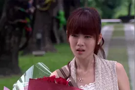 老爸驾到：女孩被暗恋的人表白，老爸突然出现，男神直接被吓跑视频封面
