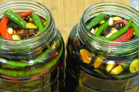 3分钟教你做五香腌辣椒，一次解决3个月的开胃菜，香辣脆爽易保存