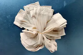 旧丝袜千万不要扔，原来放卫生间里还能这样用，家里人都夸聪明视频封面