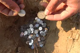 挖一个深坑，把不用的硬币埋下去，几十年后会变成古董吗？视频封面