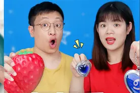 变色草莓捏捏乐藏着“12星座项链”？100元买5个，竟找到爱心戒指