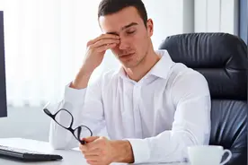 眼睛酸胀、干涩、不舒服怎么办？4个小方法，帮你缓解眼疲劳！视频封面