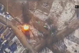 乌西部最大军事训练场遭空袭 俄方称消灭180名外国雇佣兵视频封面