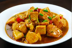 1块老豆腐，加上2个鸡蛋简单一做，比大鱼大肉还香，上桌就抢光视频封面