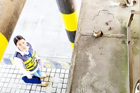 小汪冒着38度高温去高速收费站修空调 收费员催的急只能这样处理视频封面