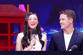 孙继海，欧文解释为什么排人墙时手要护裆，美女翻译说完脸都红了视频封面