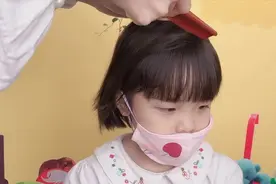 编发：儿童短发，齐刘海，这样编，别提多漂亮了