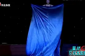 男女完美魔术表演，简直太牛了，瞬间互换可还行视频封面