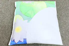 女生开箱221块齐胸汉服，花纹和颜色很满意，就怕穿上会掉下来