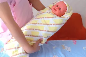 教你包新生儿襁褓，简单易学，还原宝宝在子宫的感觉！