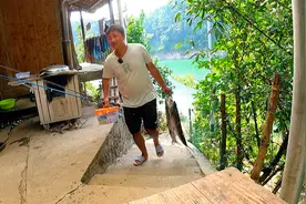 小韩运气太差，上2条跑了一条气的不行，和老婆吹牛讲跑了条大的视频封面