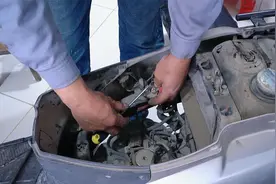 踏板摩托车电启动没反应！简单急招让你学会，比修车师傅搞得还快视频封面