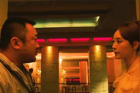 为人师表的男老师，竟然在女厕所安装针孔摄像头，这是什么行为？