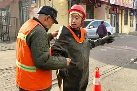 哈尔滨农村大哥：清理下水井淤泥，管吃管住一天挣多钱视频封面