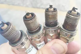汽车给出这3种信号，是提醒你火花塞该换了，不然发动机要废了视频封面