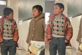 笑喷！四川一对男女同学吵架，男生双手揣裤兜，表情无奈哭成泪人视频封面