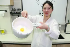 这个小电煮锅太实用了，煎鸡蛋、热牛奶、煮面条、还可以涮火锅