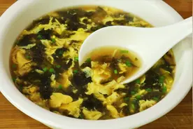 紫菜鸡蛋汤，千万不要直接倒入鸡蛋，教你一招，蛋花漂亮又美味