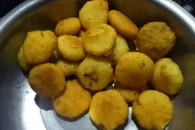 生活大百科之燕子教你炸糖糕详细好吃诀窍，各个鼓大包，比肉都香视频封面