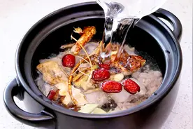 三伏天湿气大，试试广东这锅靓汤，汤香味浓