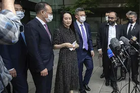 中国驻加拿大大使馆相关人员到机场为孟晚舟送行视频封面