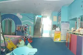 全媒体现场新闻：游泳馆闭店风波视频封面