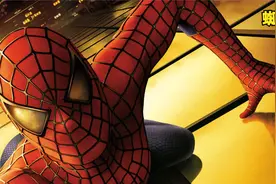 一名学生被蜘蛛咬了一口，手指上长满刀刺，重温02版经典蜘蛛侠