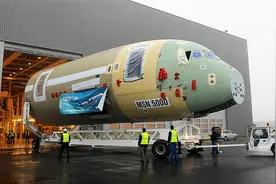 客机是如何制造的？空客A350生产过程展示视频封面