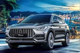 比亚迪宋PLUS销量节节攀升，卖得最好的居然是顶配！视频封面